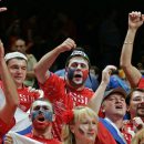 Болельщики в Сочи распевают песни и едят шашлык перед матчем России и Хорватии Болельщики в Сочи распевают песни и едят шашлык перед матчем России и Хорватии