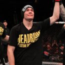 Боец MMA сломал руку во время боя и нокаутировал противника Боец MMA сломал руку во время боя и нокаутировал противника
